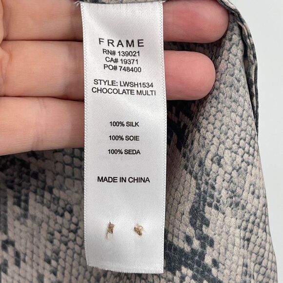 Frame Women's Button-Up Collared Snakeskin Print Tan Black Silk Top Size XS - Picture 3 of 8